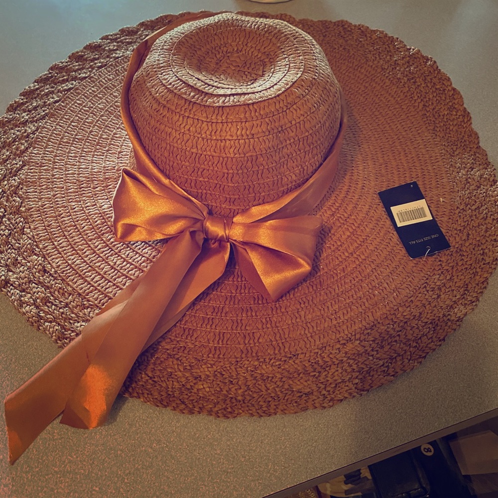 Floppy hat